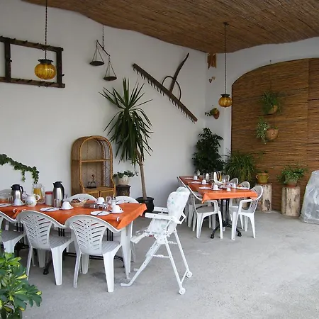 Oda ve Kahvaltı Selleretas
